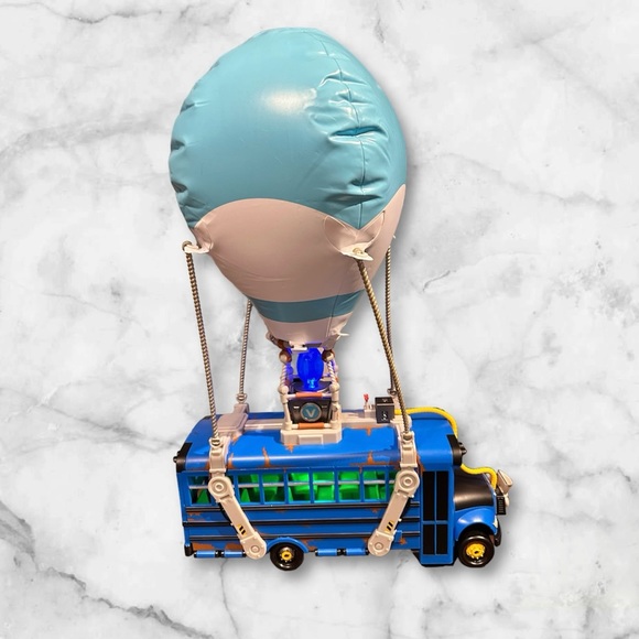 Fortnite Battle Bus Deluxe - Picture 1 of 10